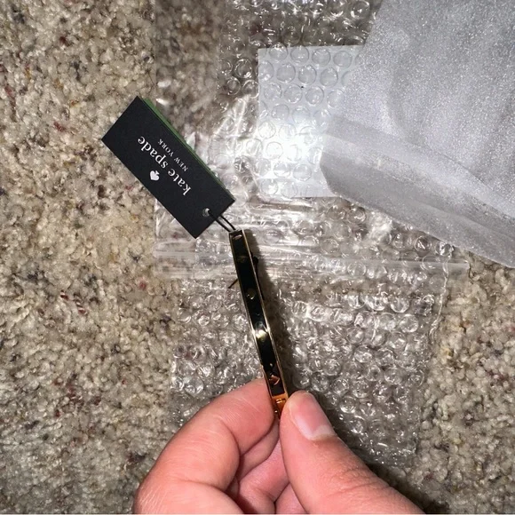 NWT kate spade ♠️ Spot The Spade Enamel Hinged Bangle bracelet - Picture 6 of 6